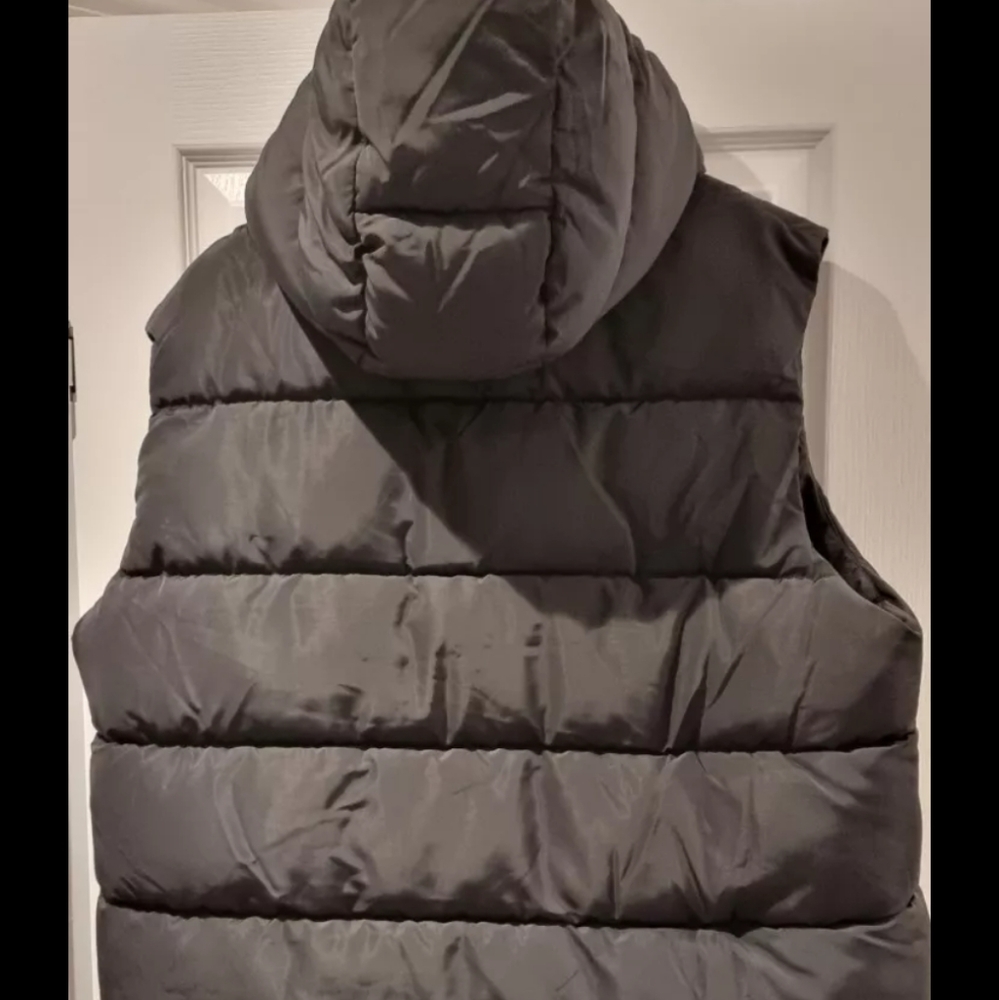 Amazon Essentials Men's L Puffer Vest Black
